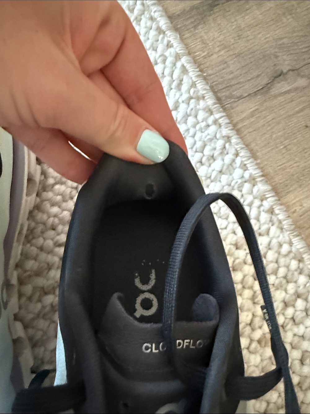 On Running Women's Cloudflow Running Shoes - Light Gray with Black Accents 8.5 - Picture 5 of 6